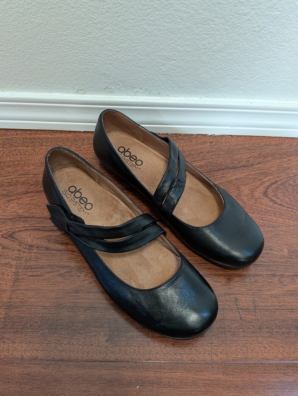 Abeo Women's B.I.O.system leather Mary Jane flats with hook-and-loop strap S-8M